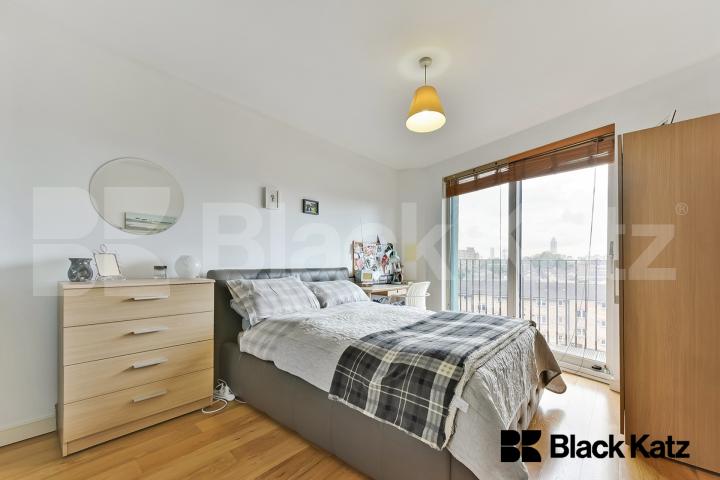 24 hour concierge, roof terrace & inclusive of water rates South Central Steedman Street, Elephant and Castle